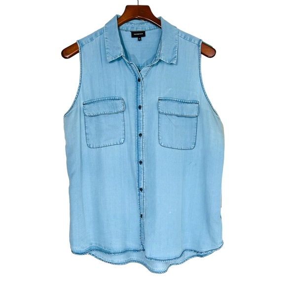 Who What Wear Tops - 4/$20 Who What Wear Sleeveless Denim Blouse